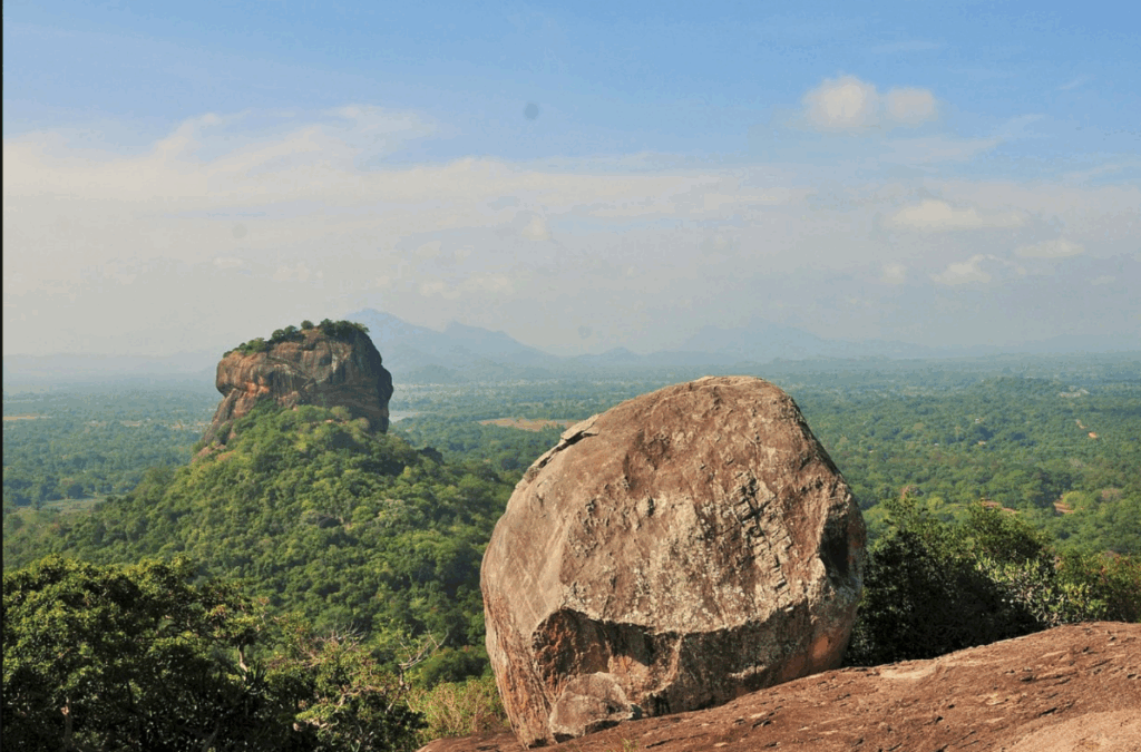 ピドゥランガラ・ロック（Pidurangala Rock）